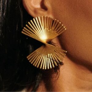 Elegant Gold Fan Earrings - “Yaya”